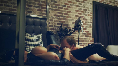 Dominatrix Kelly Madison getting pleased by a slave